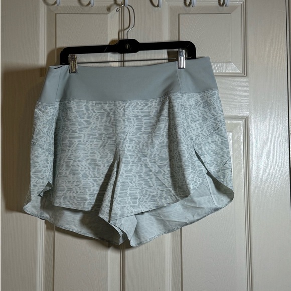 Athleta Light Gray Patterned Athletic Shorts XL - Picture 1 of 6
